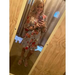 Meet your Posher, Cassandra